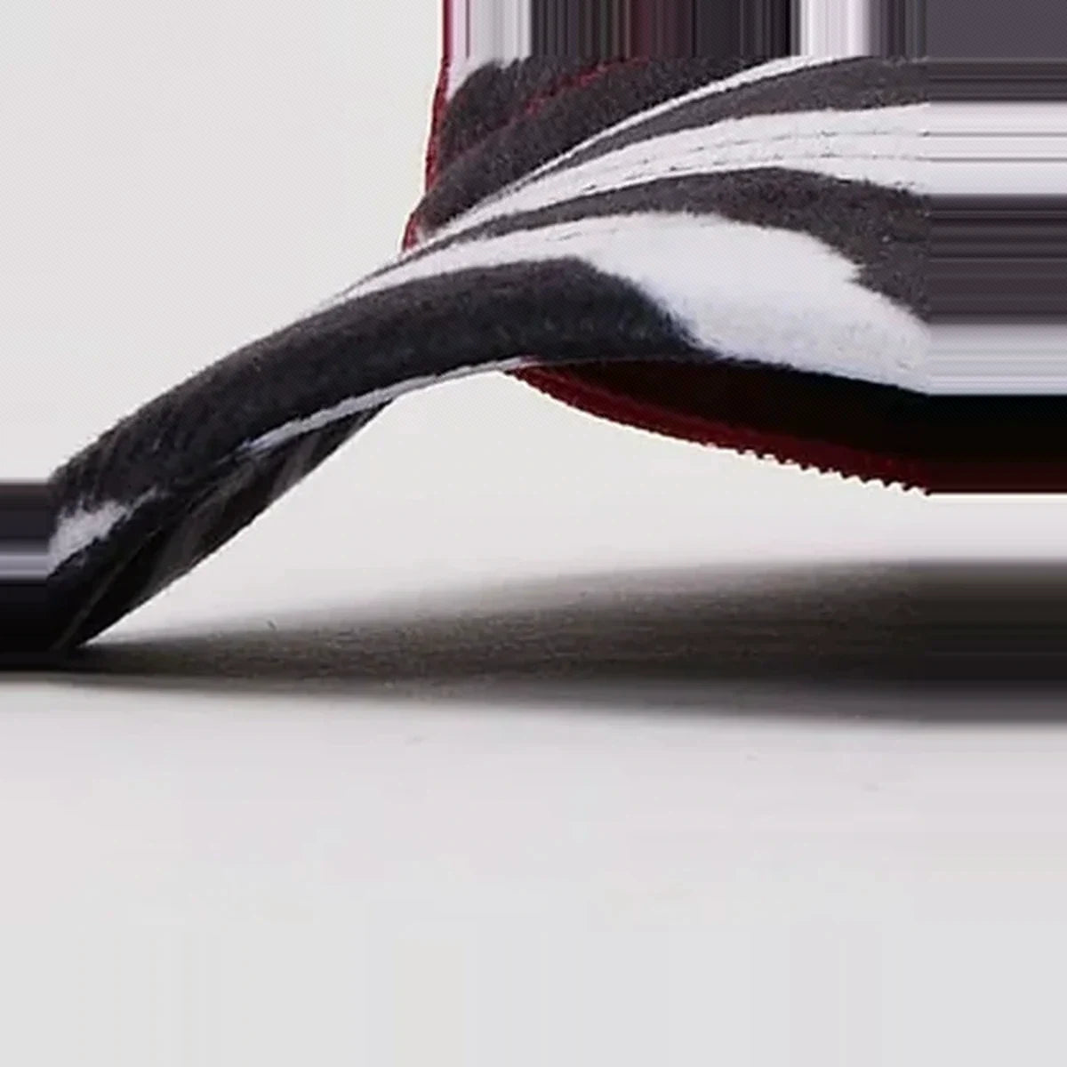 Black / Burgundy Cap