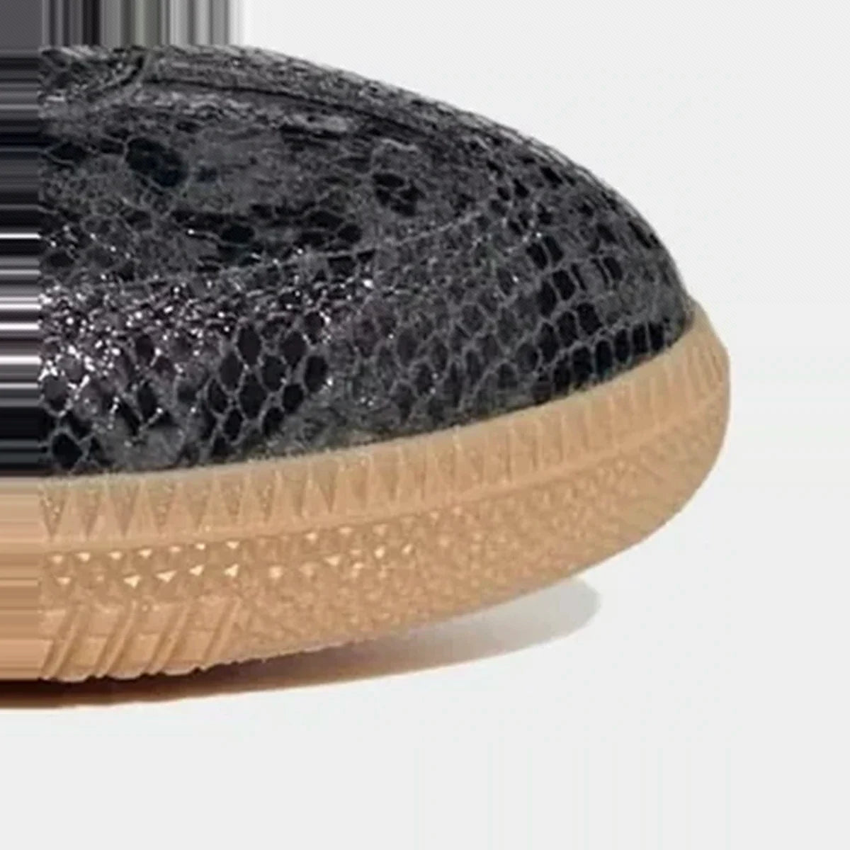 Black / Gum Sneakers
